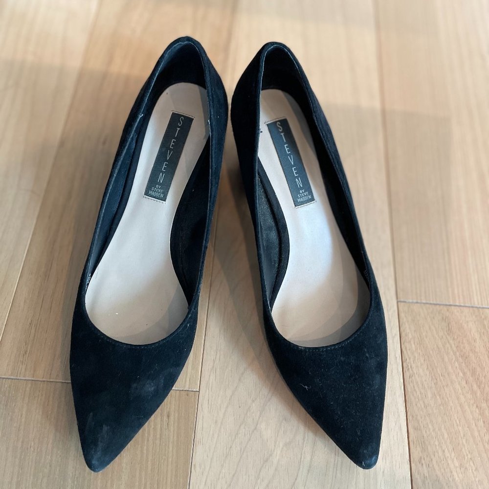 Steve Madden Black and Gold block heel pump